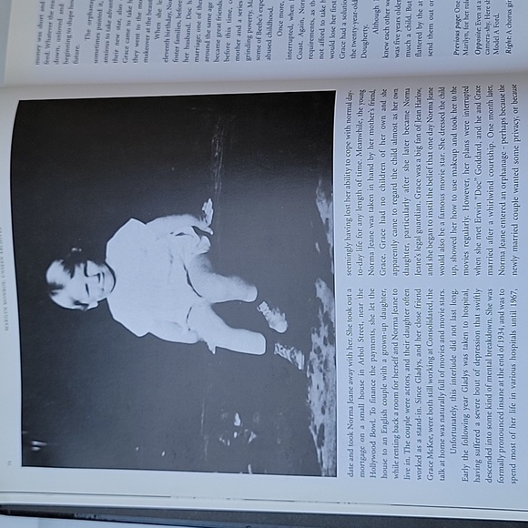 Marilyn Monroe Unseen Archives used book good Condition - Picture 3 of 9